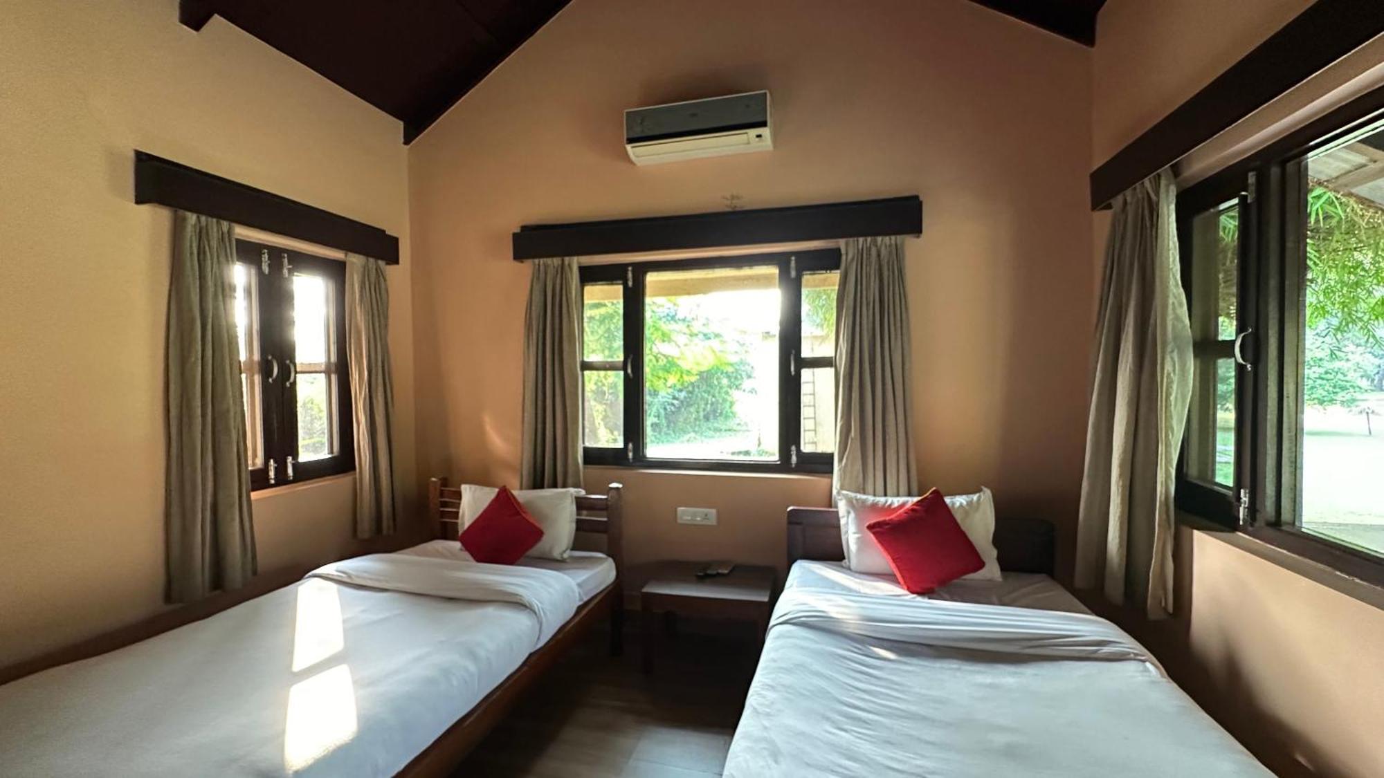 Lumbini Buddha Garden Resort Kültér fotó